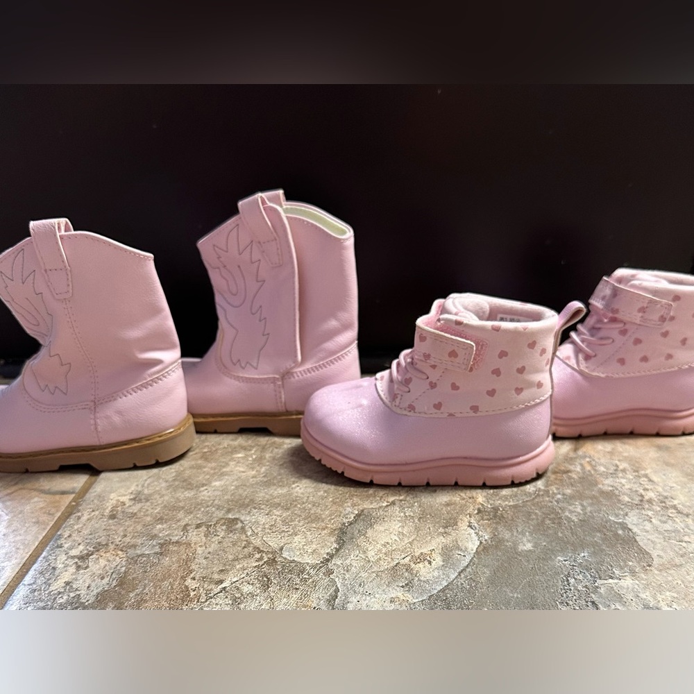 Baby girls snow boot & cowgirl boot size 4